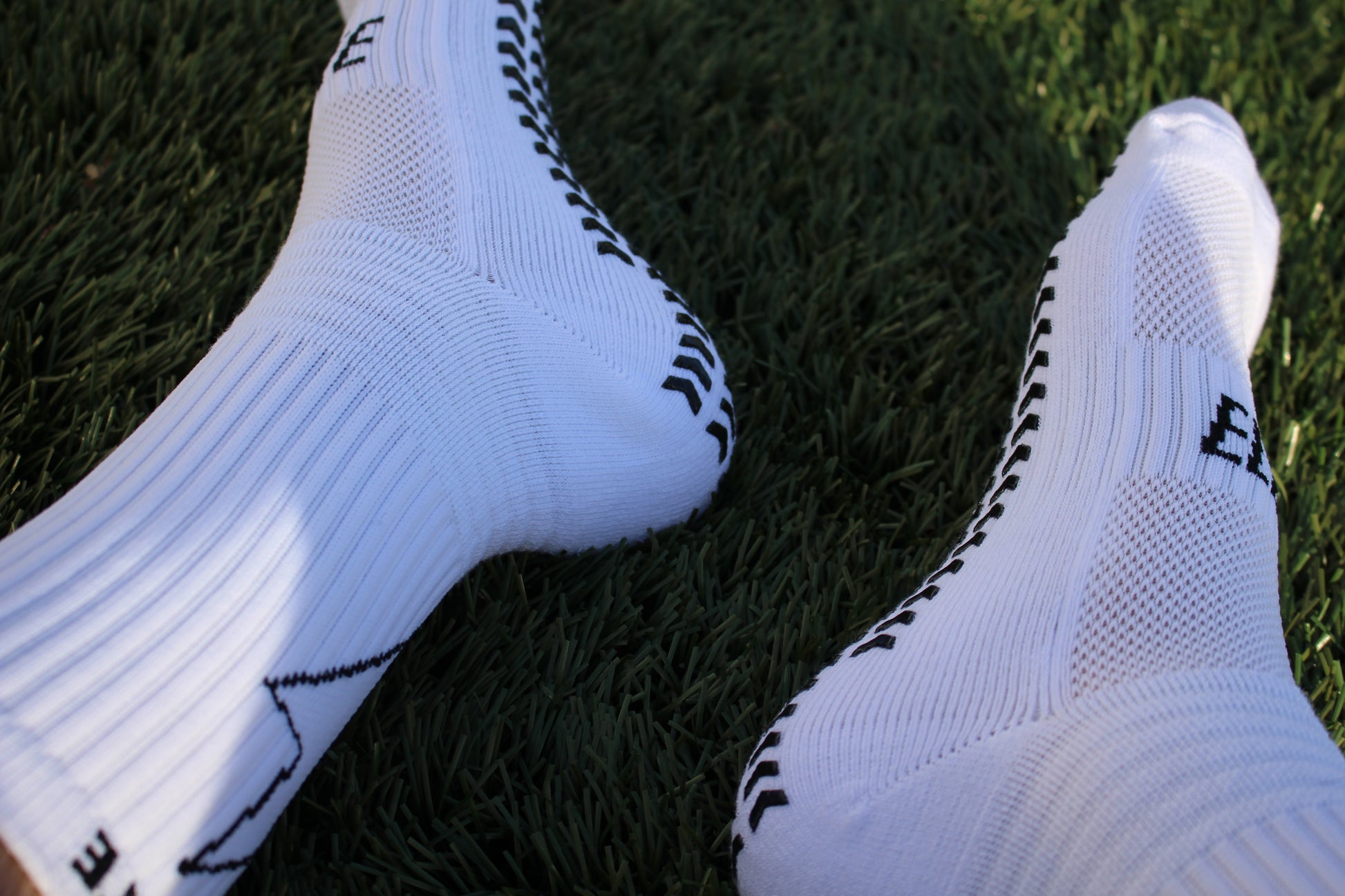 Elevate Grip Socks -white.